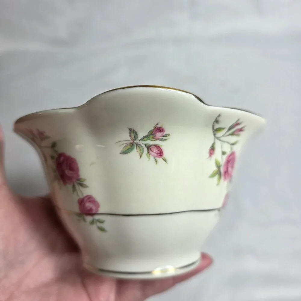 Theodore Haviland Delaware (New York) Sugar Bowl with Lid Ivory with Pink Roses